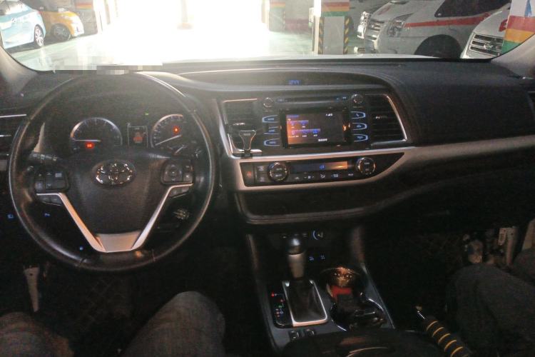 Used Toyota Highlander 2018 2.0T Four-Wheel Drive Luxury Edition 7 Seats China V Emission Standard