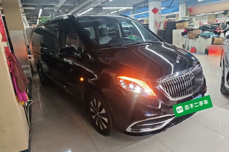 Used Mercedes-Benz Vito 2021 2.0T Elite Version 7 Seats Front Right 45 Deg