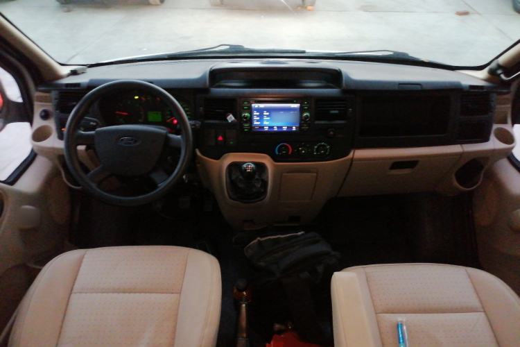 Used Ford Transit Custom 2013 2.4T Diesel Econo-Logistics Vehicle Short Wheelbase Mid-Roof China IV Standard