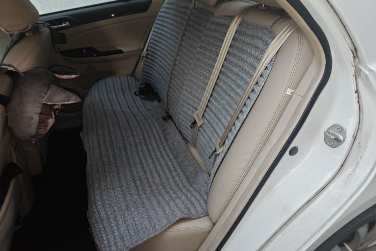 Used BYD Surui 2012 1.5TID Automatic Flagship Version Left Rear Seat