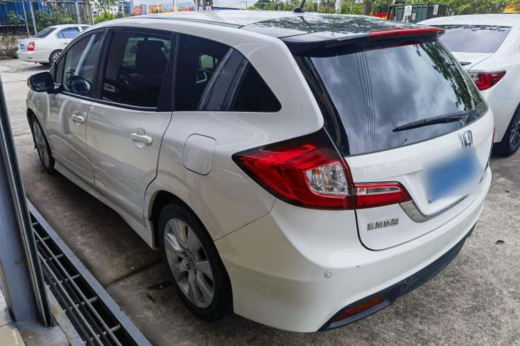 Used Honda Jade 2013 1.8L automatic Comfort version 5 seats