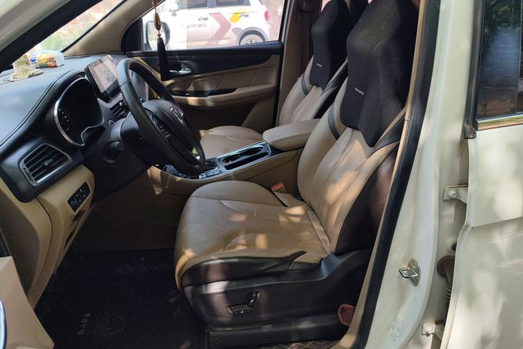 Used Baojun 730 2017 1.8L iAMT Prestige Version 7 Seats