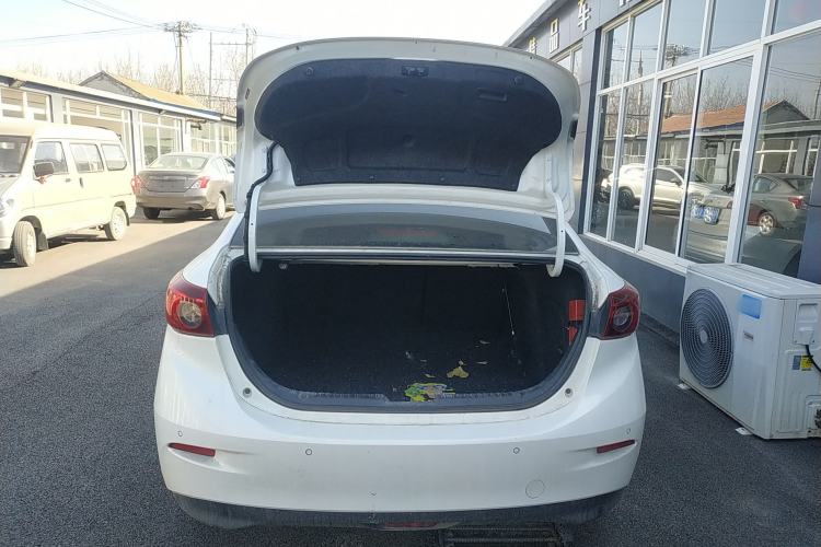 Used Mazda Mazda 3 Axela 2014 Sedan 1.5L Automatic Luxury Model
