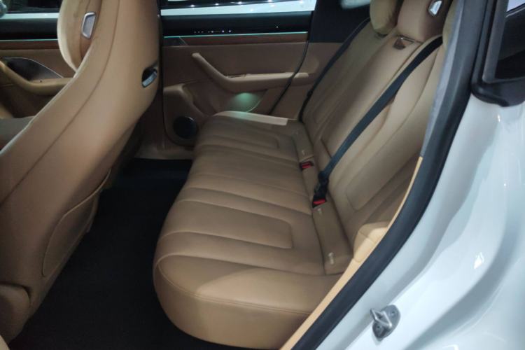 Used Hima Luxeed R7 2024 All-Electric 736 km Ultra Left Rear Seat