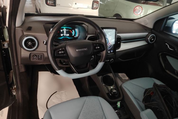 Used Chery QQ Little Ant 2022 Sweet Pink Edition Half-Sugar Version 3-Cell Lithium 30kW 301km Center Console