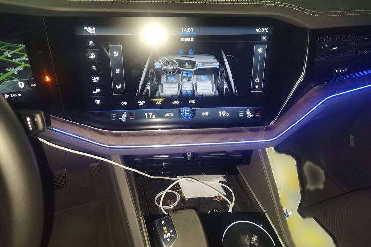 Used Volkswagen Touareg 2022 3.0 TSI Luxury Edition Black Diamond Sport Package
