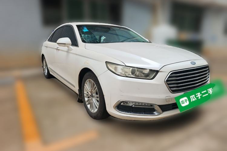 Used Ford Taurus 2015 EcoBoost 245 Fashion Edition Front Right 45 Deg