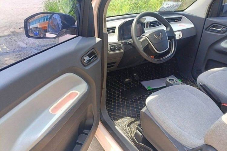 Used Wuling Hongguang MINIEV 2022 Macaron Premium Model – Lithium Ternary Battery Interior 7