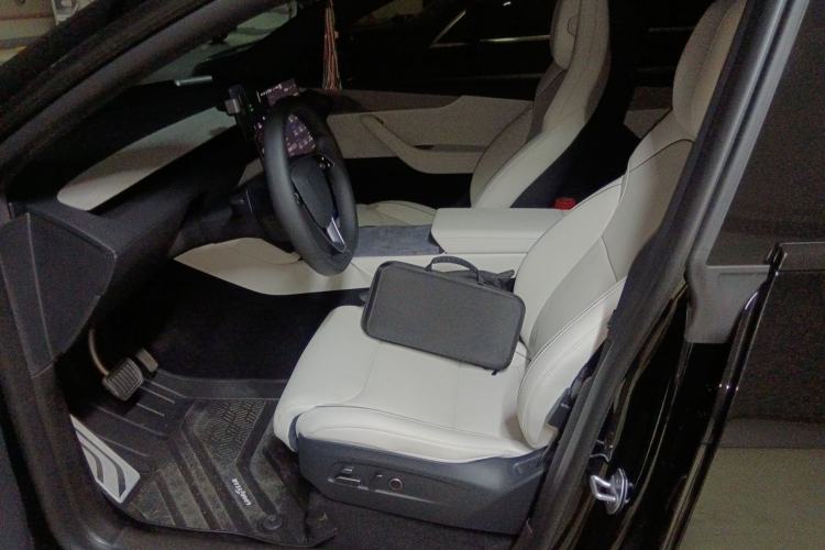 Used Tesla Model Y L 2025 Model Long-Range All-Wheel-Drive Version Left Front Seat