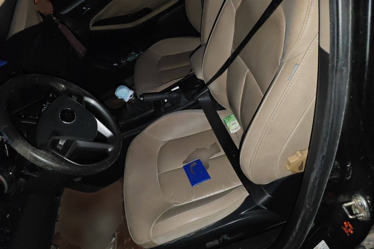 Used Bestune B70 2014 2.0L manual luxury version Left Front Seat