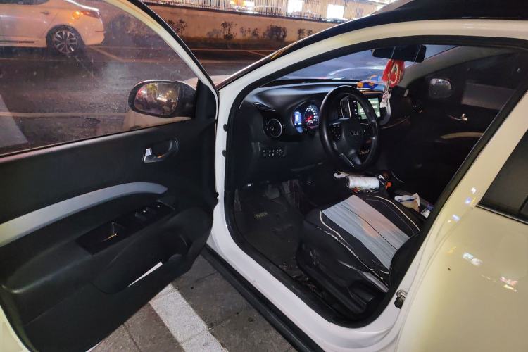 Used Kia kx1 Stonic 2019 1.4L Automatic Fun Edition China VI Driver Seat