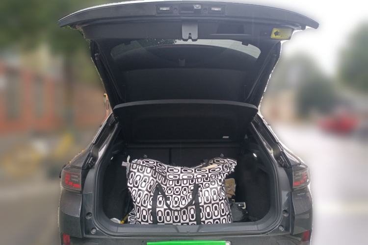 Used Volkswagen ID.4 CROZZ 2021 Long-Range PRO Two-Wheel Drive Version Trunk