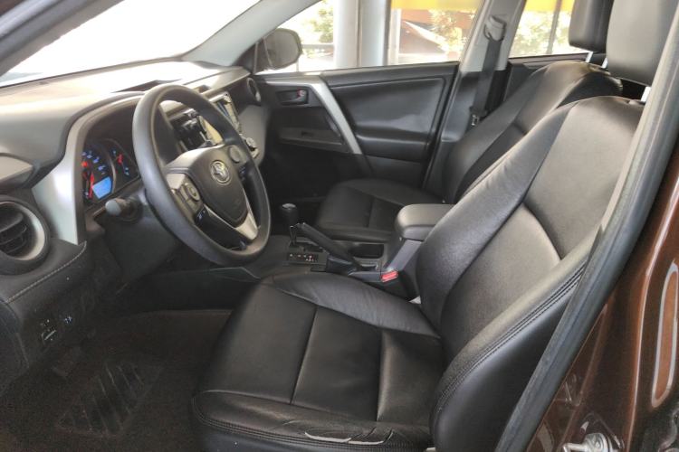 Used Toyota RAV4 2015 2.0L CVT Two-Wheel Drive Fashion Edition Left Front Seat