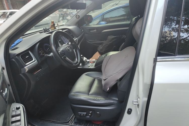 Used Toyota Highlander 2018 2.0T Four-Wheel Drive Prestige Version 7 Seats China VI Standard