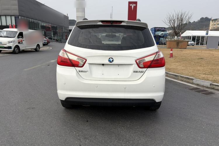 Used Venucia R50 2015 1.6L Manual Fashion Edition