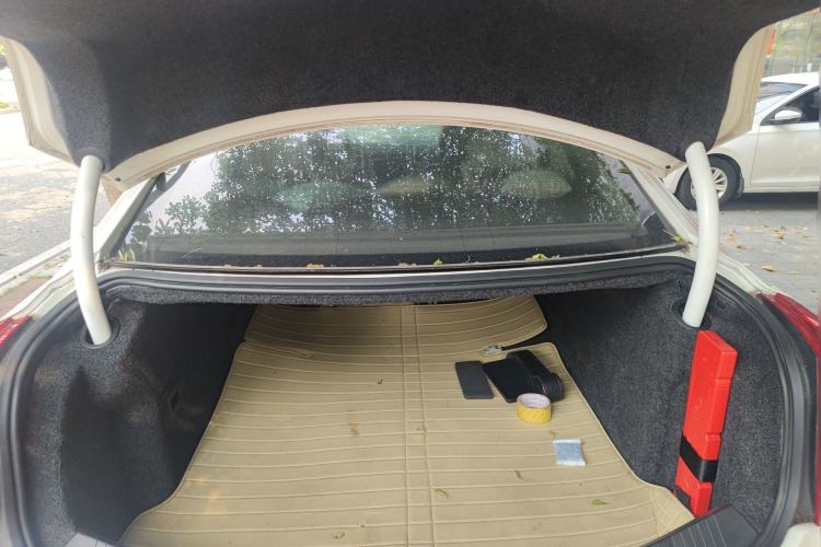 Used Cadillac XTS 2014 28T Elegant Version Trunk