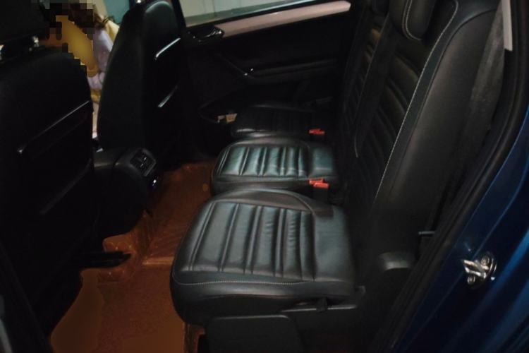 Used Volkswagen Touran 2016 Volkswagen Touran L 280TSI DSG Luxury Edition Left Rear Seat