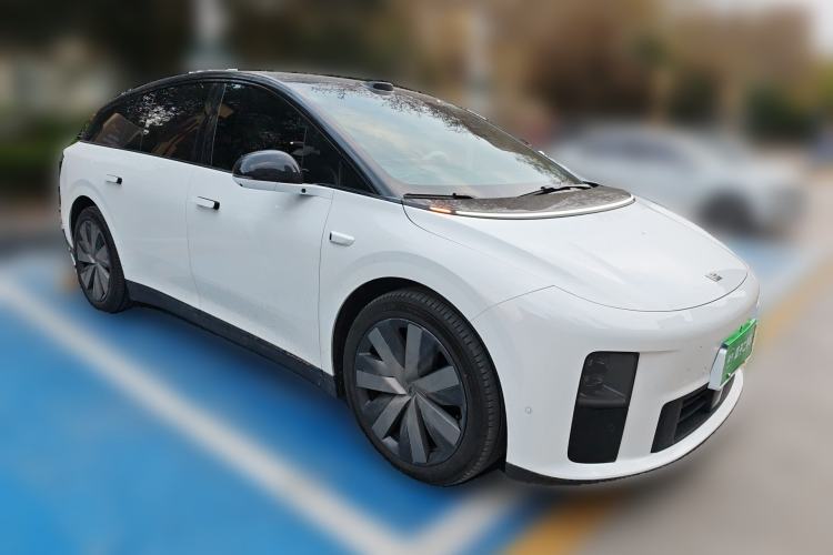 Used Li Auto i6 2025 Model Four-Wheel-Drive Standard Type