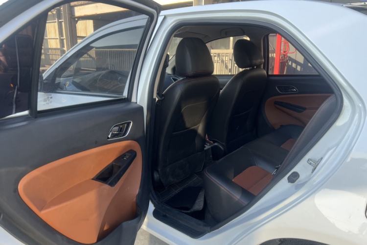 Used Geely Auto Diamond 2016 1.5L Manual Entry-Level Trim
