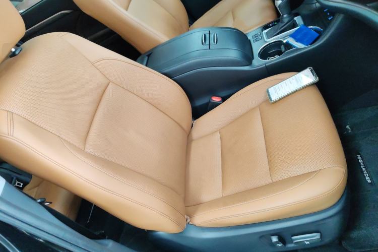 Used Toyota Highlander 2018 2.0T Four-Wheel Drive Knight Edition 7 Seats China VI Standard
