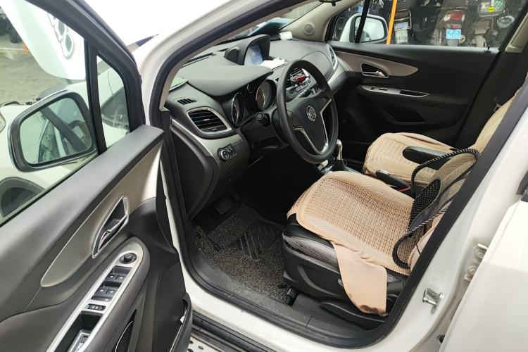 Used Buick Encore 2015 1.4T Automatic Two-Wheel Drive Urban Elite Version
