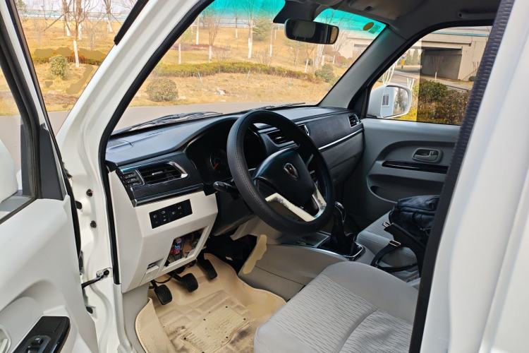 Used Jinbei New Hiace X30L 2023 1.5L Wealth Edition Van 2/5 Seats Non-Air-Conditioned Version SWC15M
