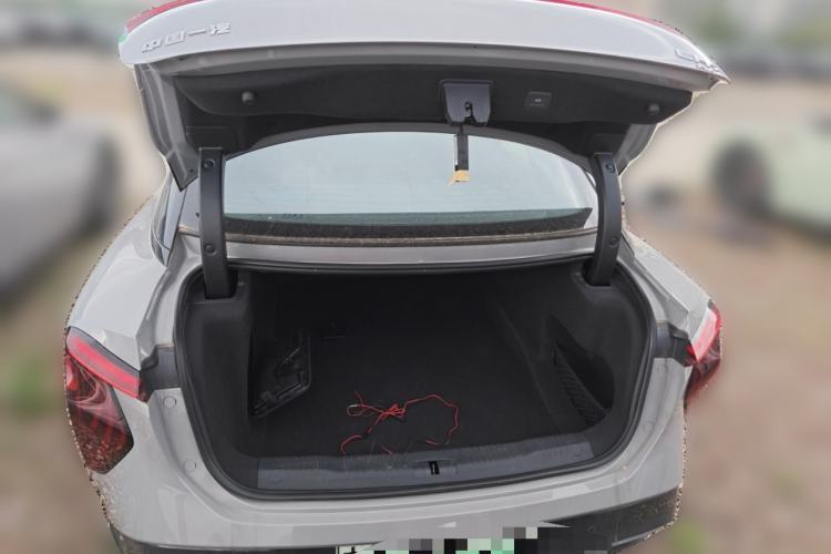 Used Hongqi EH7 2024 690 Pro Trunk