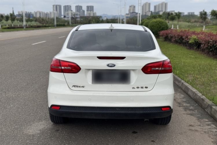 Used Ford Focus 2018 Sedan Classic 1.6L Automatic Trendy SmartDrive Edition Exterior 7