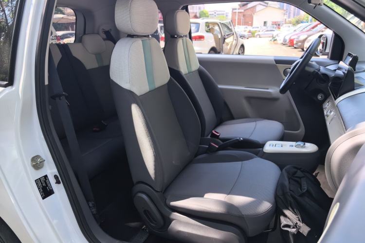 Used CHANGAN NEVO Lumin 2022 155 km – Refreshingly Sweet Edition Right Front Seat