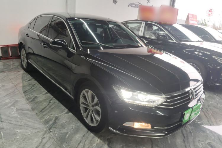 Used Volkswagen Magotan 2019 330TSI DSG Luxury Version China VI Standard Front Right 45 Deg