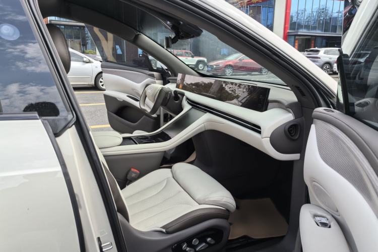 Used IM LS7 2023 90 kWh Elite Rear-Drive Version