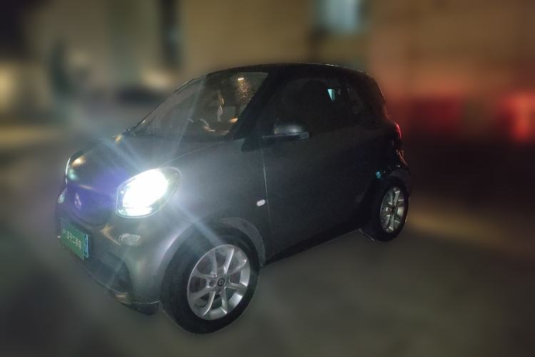 Used smart fortwo 2015 1.0L 52 kW hardtop Dynamic version