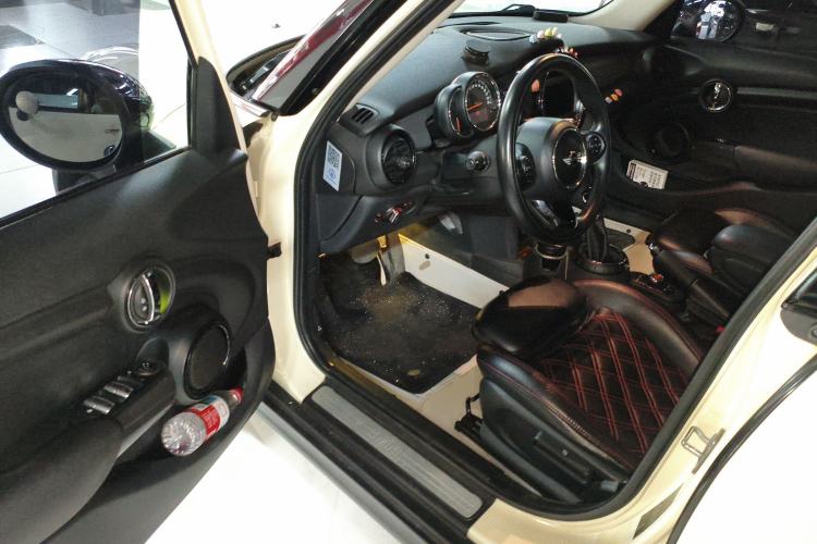 Used MINI 2015 1.5T COOPER Fun Five-Door Edition
