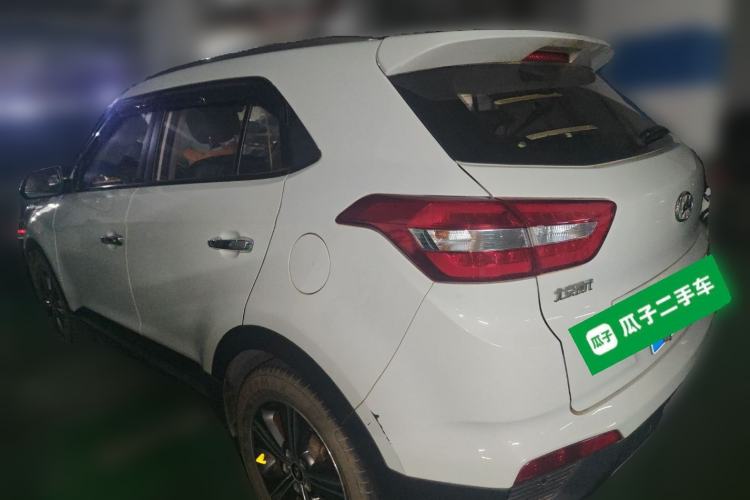 Used Hyundai ix25 2015 1.6L Automatic Two-Wheel-Drive Deluxe DLX Model