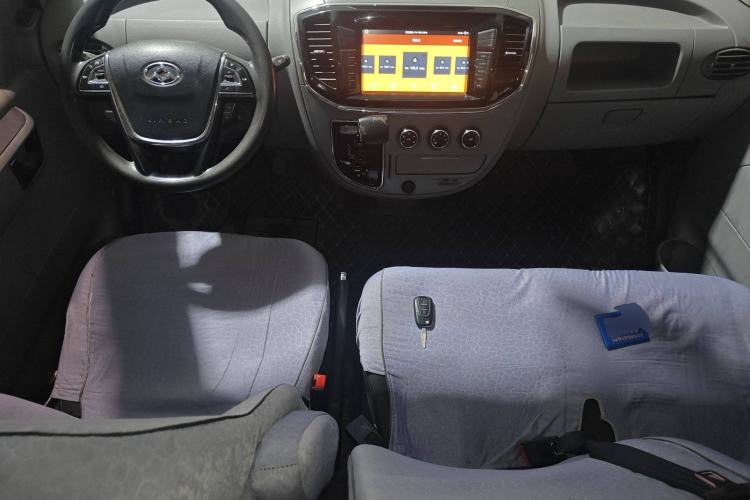 Used SAIC MAXUS Xintu V80 2017 2.5T AMT Aoyuntong National V Short Wheelbase Mid-Roof 5/6/10-Seater
