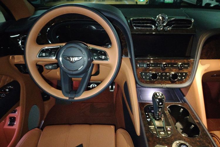 Used Bentley Bentayga 2021 4.0T V8
