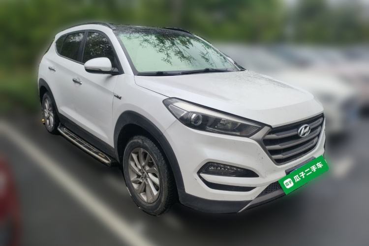 Used Hyundai Tucson 2015 1.6T Dual-Clutch Two-Wheel-Drive Smart Model Front Right 45 Deg