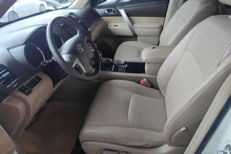 Used Toyota Highlander 2011 2.7L Two-Wheel Drive 5-Seater Sport Edition Left Front Seat