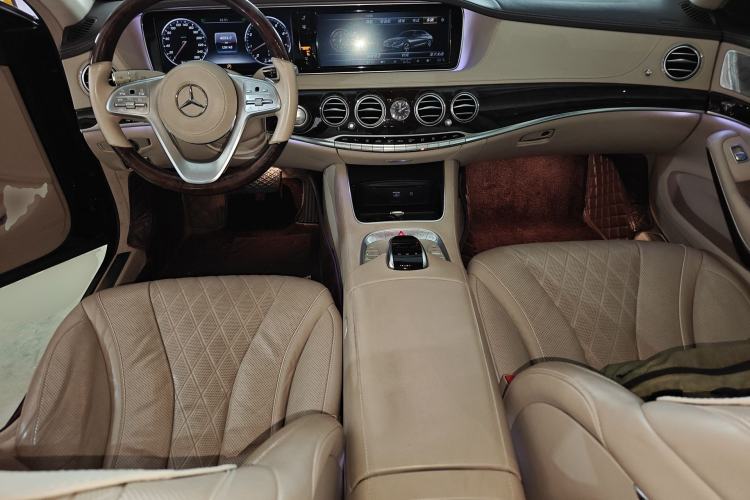 Used Mercedes-Benz Maybach S-Class 2016 S 400 4MATIC Center Console