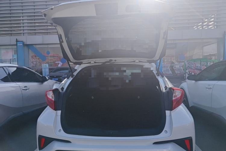 Used Toyota IZOA 2018 2.0L Yichi Version China VI Standard Trunk