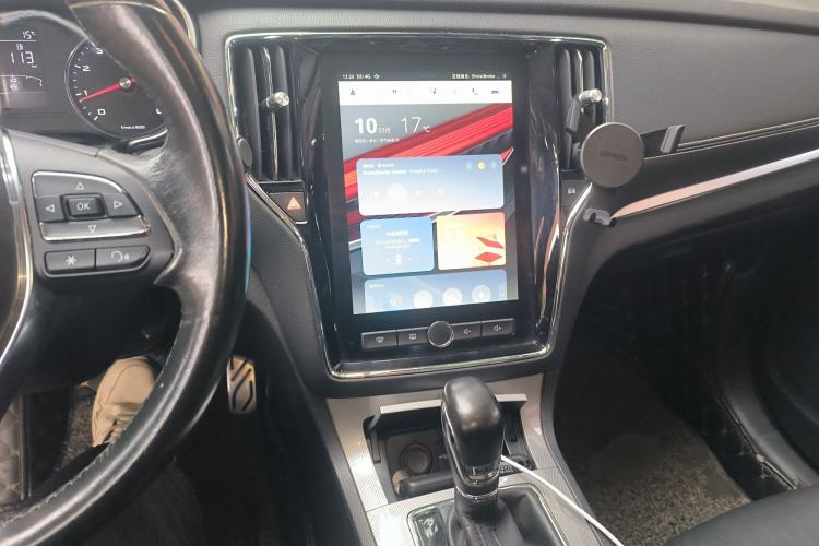 Used Roewe RX5 2018 20T Two-Wheel Drive Automatic Internet Smart Edition
