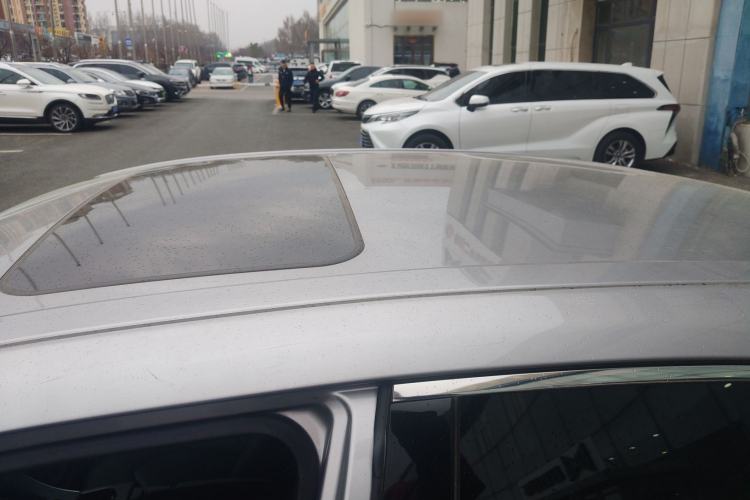 Used Toyota Avalon 2019 Dual-Engine 2.5L Luxury Edition China VI Standard Roof