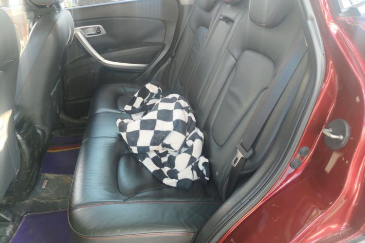 Used Bestune X80 2013 2.0L automatic luxury version

