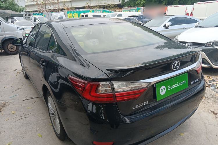 Used Lexus ES 2016 200 Midnight Special Limited Edition Rear Left 45 Deg