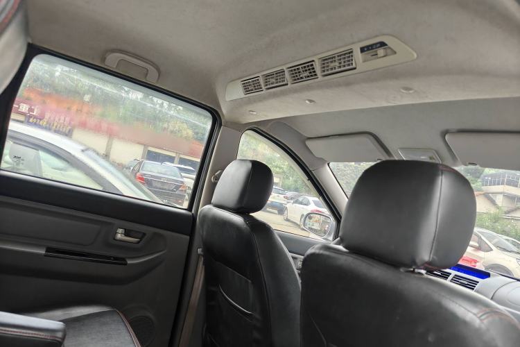 Used BAIC Weiwang M20 2014 1.5L practical type BJ415A Interior 9