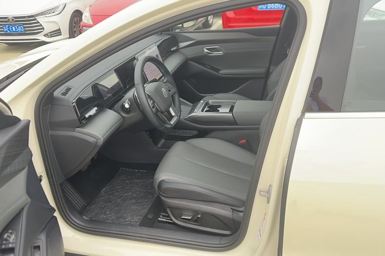 Used BYD Qin L 2025 EV 545KM Beyond Version
