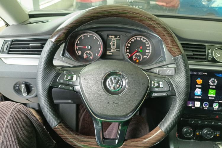 Used Volkswagen Passat 2017 330TSI DSG Luxury Edition Steering Wheel