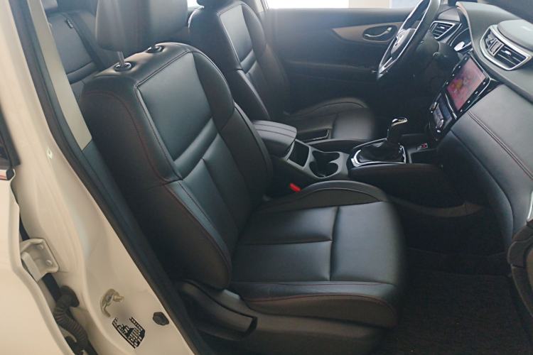 Used Nissan Qashqai 2022 2.0L CVT XV Premier Luxury Edition Right Front Seat