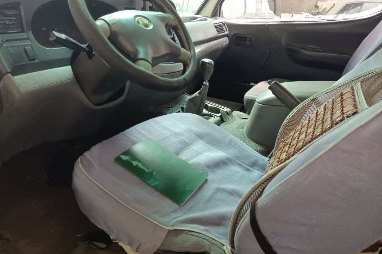 Used Jinbei Hiace 2011 2.0L 5th Generation Kuaiyunwang Standard Version 4G20B Left Front Seat