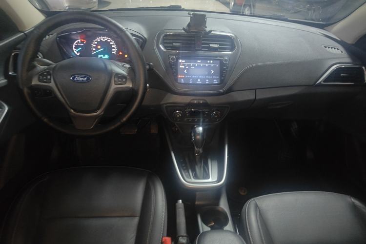 Used Ford Escort 2015 1.5L Automatic Fashion Model Center Console